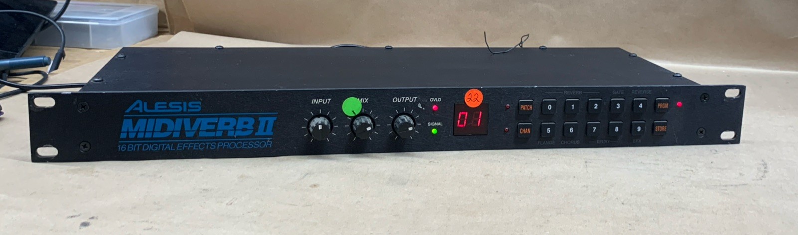 ALESIS MIDIVERB II 16 Bit Digital Effects Processor No Adapter- TESTED WORKING