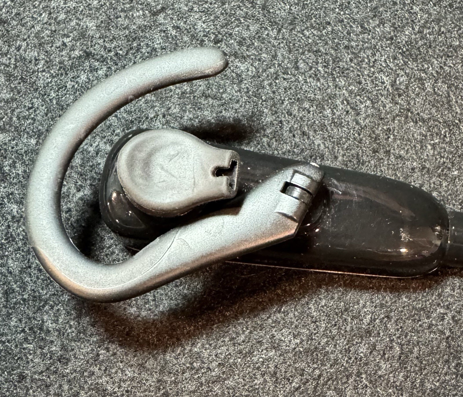 Nuance - Dragon Bluetooth Wireless Headset - HS-BLUE-SG1 - Model: BTE038 Tested