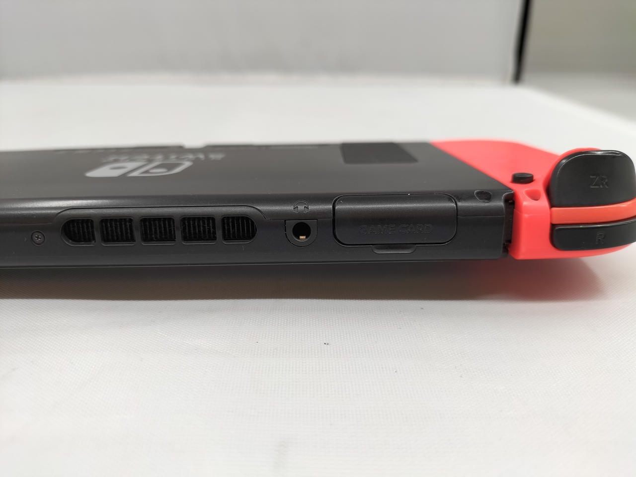 NINTENDO SWITCH HAC-001-01 Used
