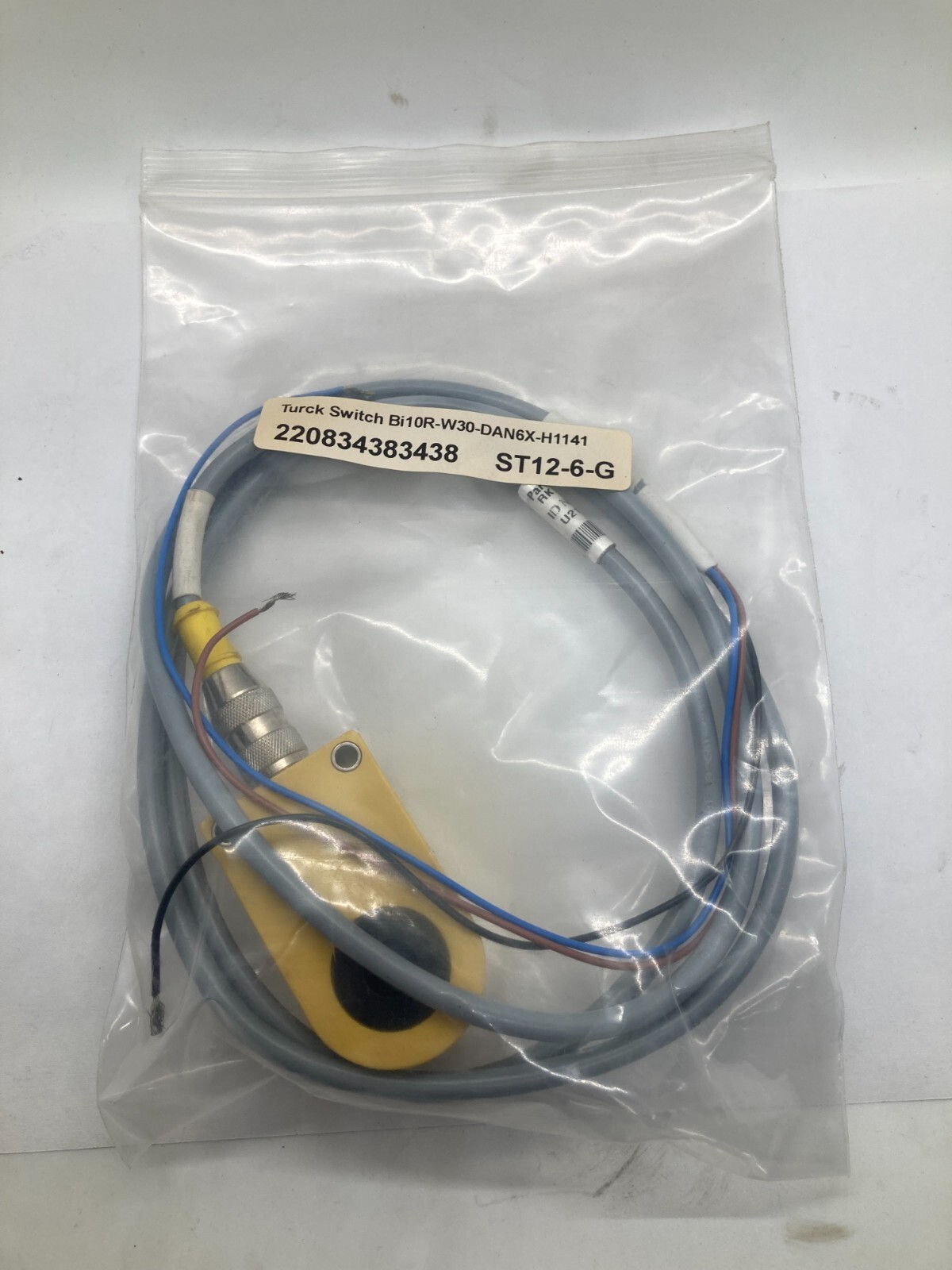 NEW Turck Proximity Switch Bi10R-W30-DAN6X-H1141