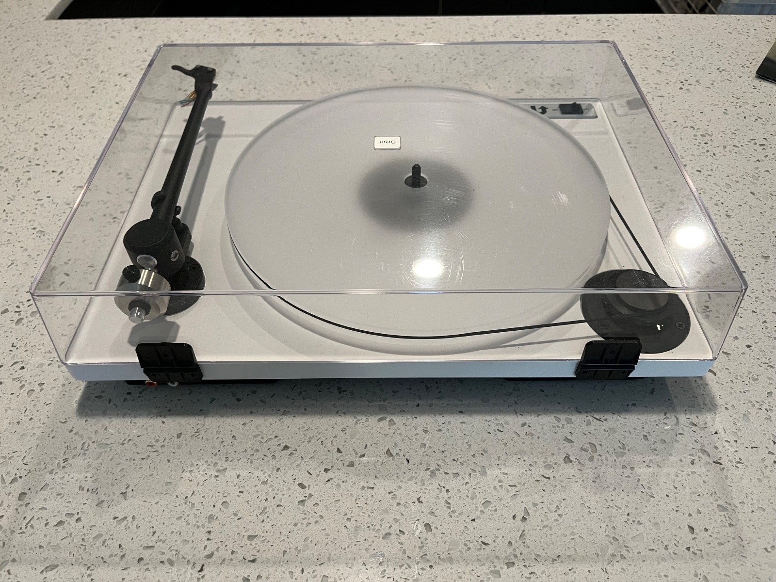 U-Turn Audio Orbit White Turntable Built In Pre Amp Tested Working With Cables