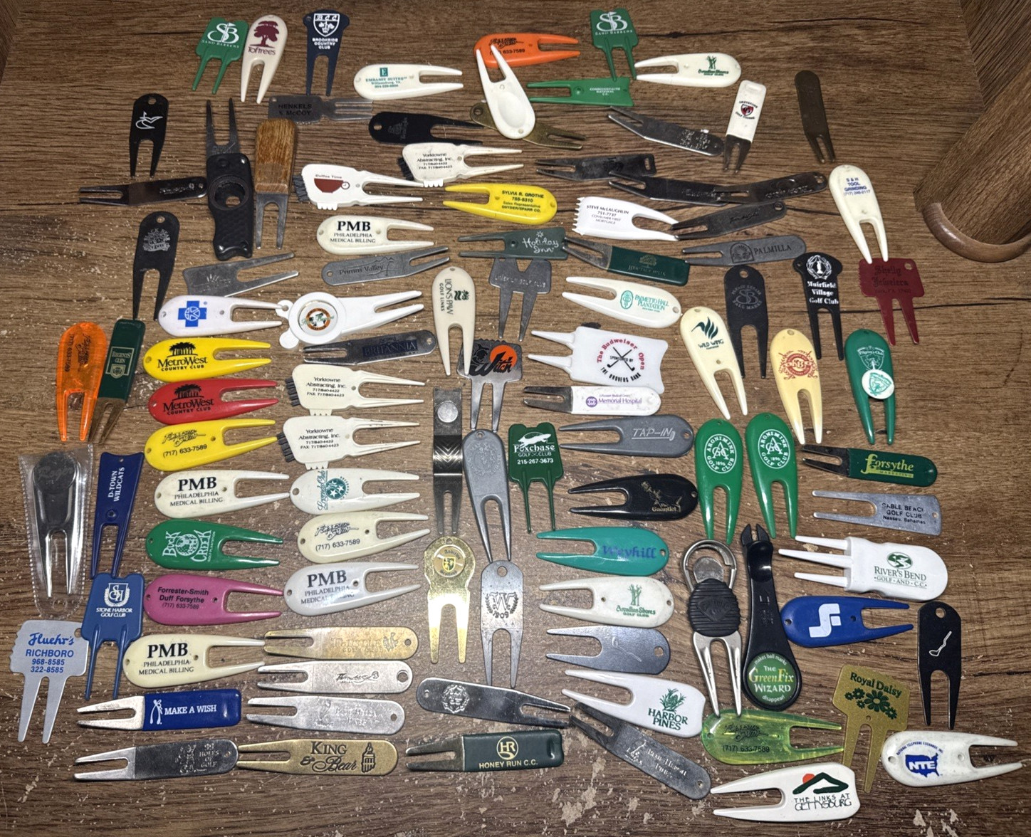 NEW (Lot of 101) Vintage Golf Divot Tools PGA Golf Clubs Country Clubs Nice Mix