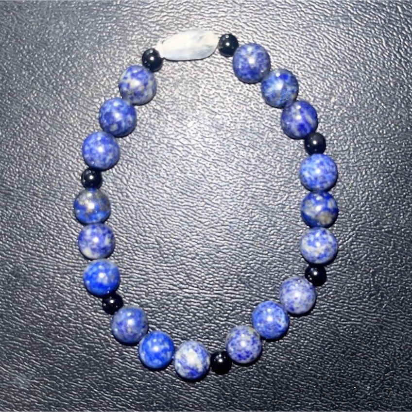 Lapis Multi Stone Bracelet 6” Stretch / 7mm Lapis, 4mm Onyx, 10mm Moonstone