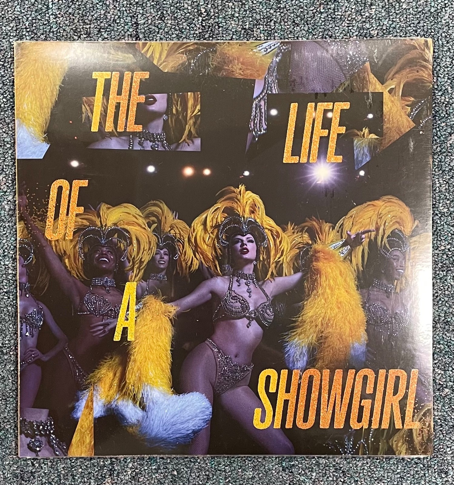 NEW The Life of a Showgirl Baby That's Show Business Lovely Bouquet Golden Vinyl