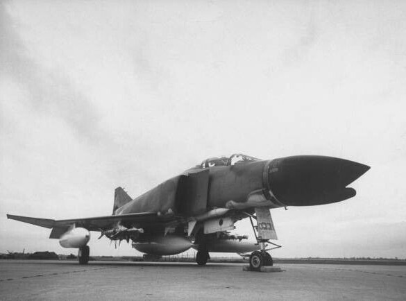 Vietnam  War  Photos --  F-4 Phantom II -