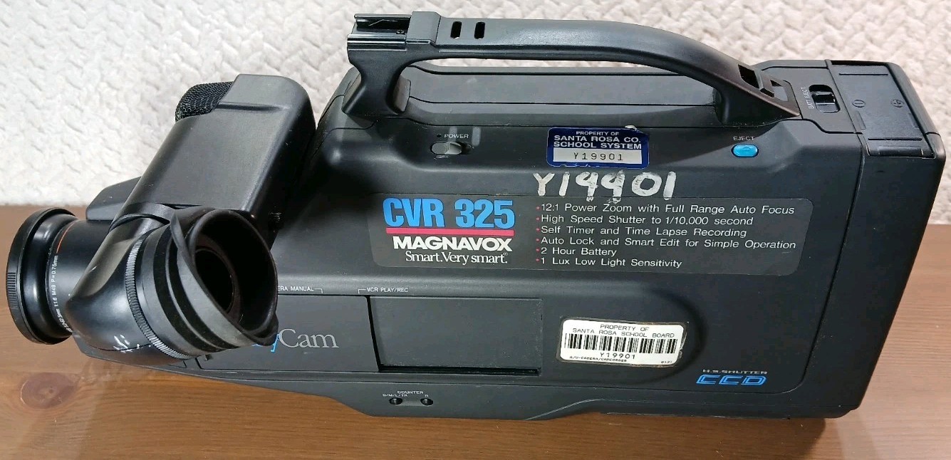 Magnavox CVT325AV Black Auto Focus VHS Video Recorder UNTESTED PARTS OR REPAIR