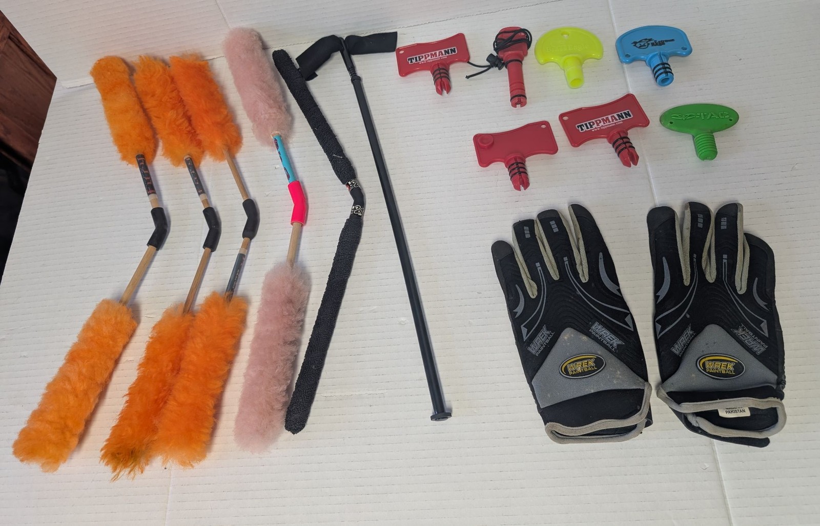 Wrek Paintball Gloves L Mens Tippmann Barrel Plugs Barrel Swabs paintball Lot
