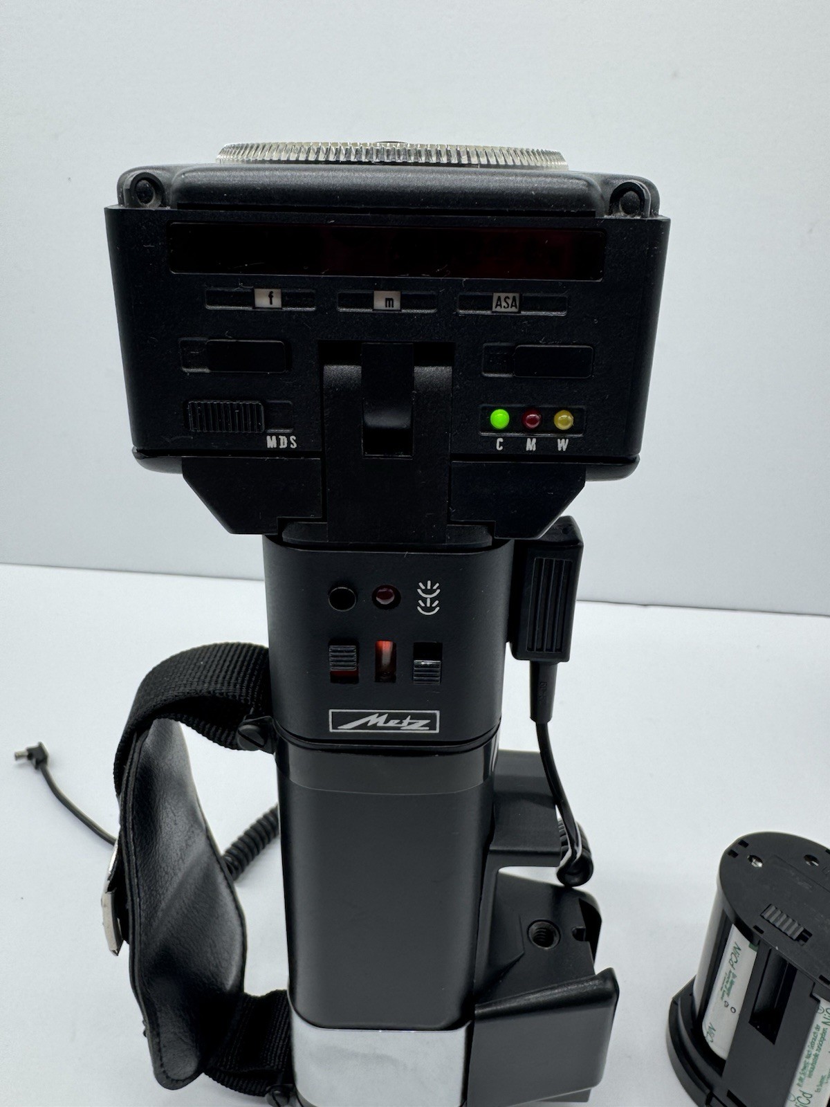 Metz 45 CT-5 Flash Handle Mount w/ Battery Pack Tested Working