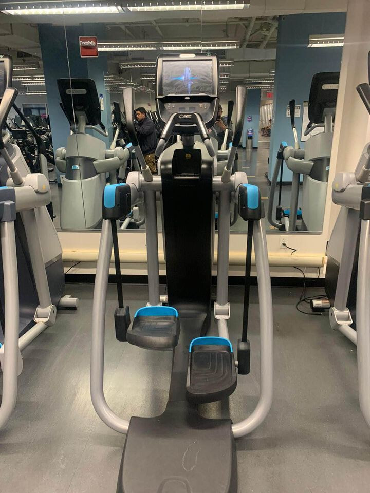 Precor AMT 885 with Open Stride w/ P82 Console - Cleaned & Serviced