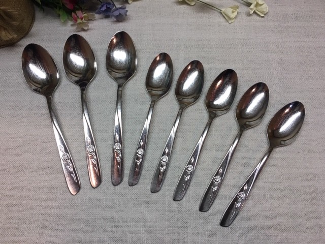 FREE SHIP! Wm A Rogers SWEET BRIAR, 'Your Choice' Spoons, Pie Server. EUC
