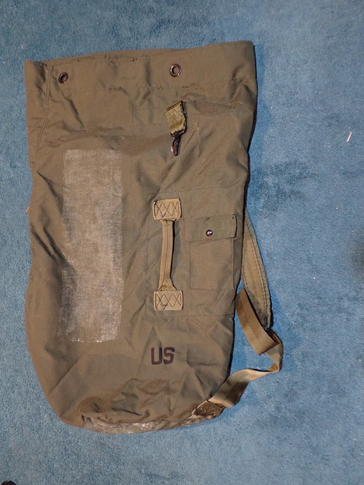 Top loading U.S.  military duffel bag heavy duty nylon