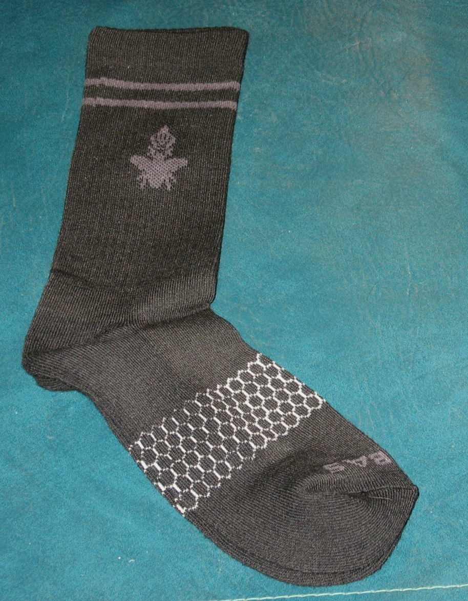 (3) Pairs of Brand New Bombas Socks Men's Medium Black Cushioned Crew Socks