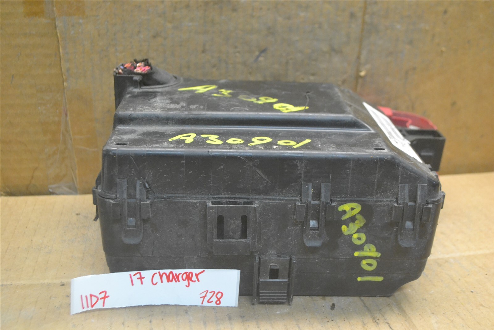 2017 Dodge Charger Fuse Box Junction OEM 68304839AD Module 728-11D7
