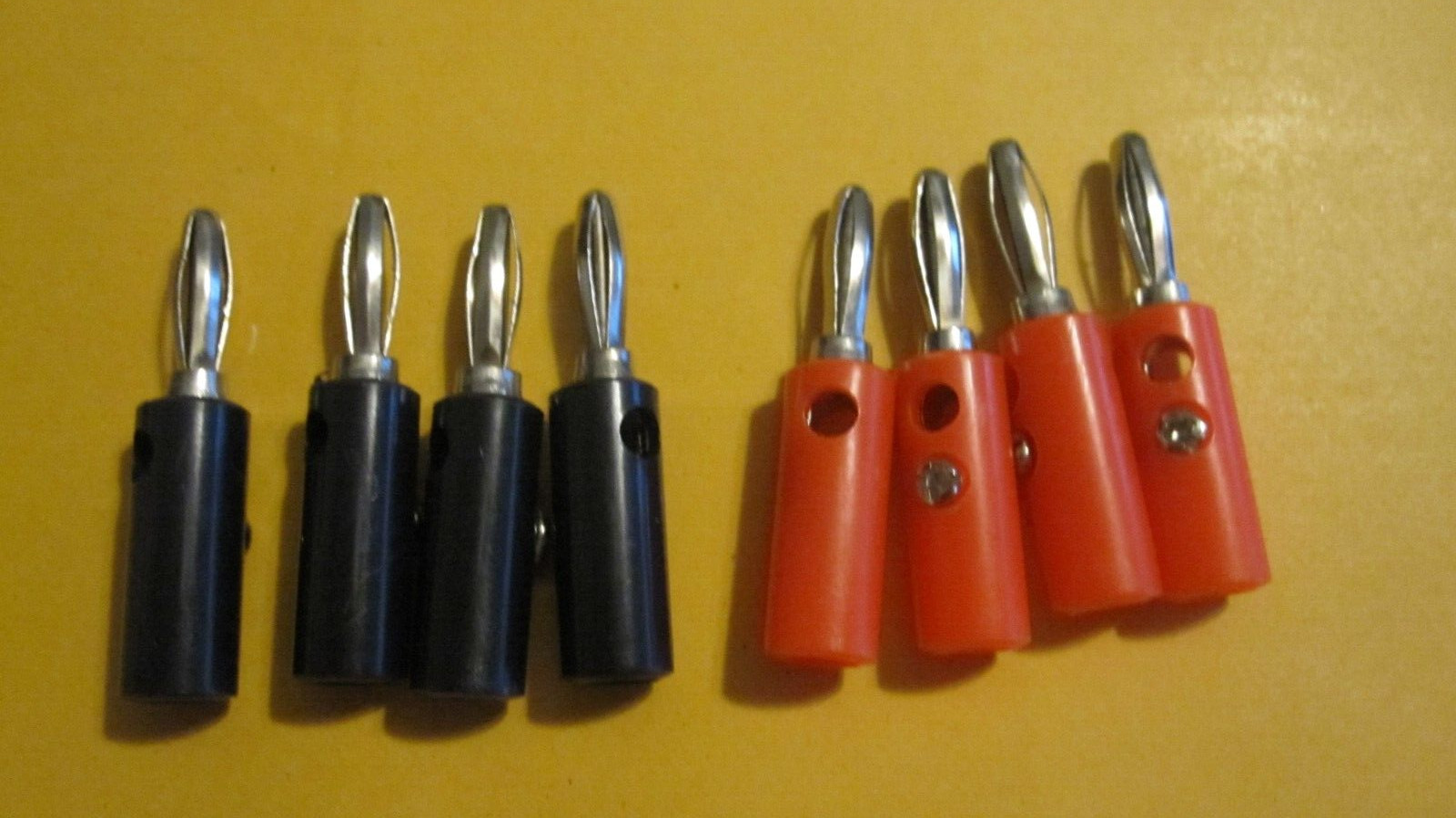 10pcs 4mm Banana Plugs and  , (5 Black and 5 Red) R2C8-
