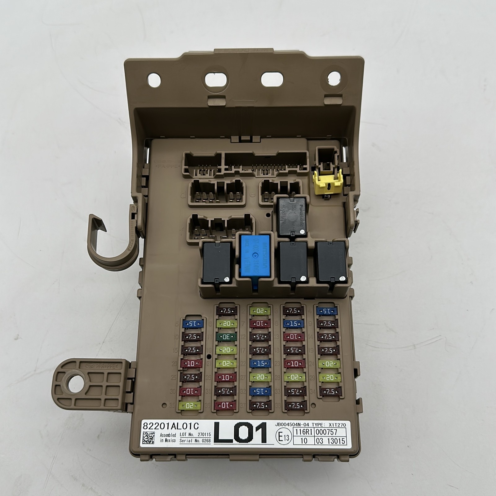 2015-18 SUBARU LEGACY OUTBACK INTERIOR FUSE BOX INTEGRATED UNIT OEM 82201AL01C