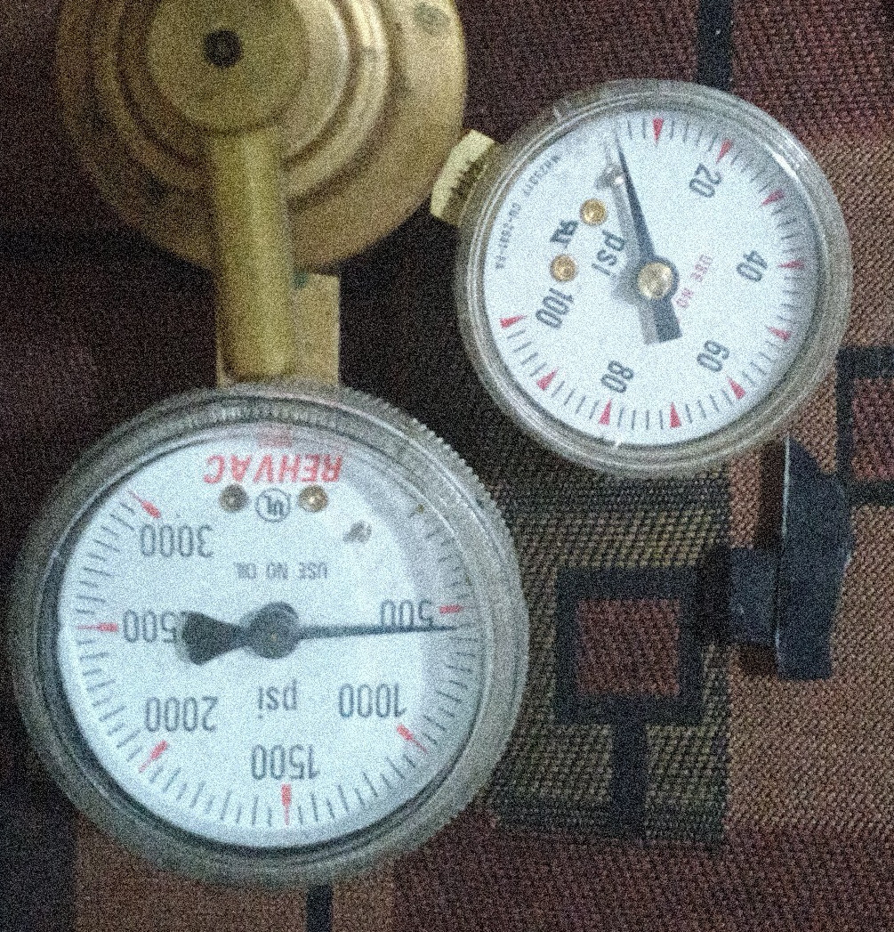 REHVAC Oxygen Gas Welding Regulator with Dual Pressure Gauges