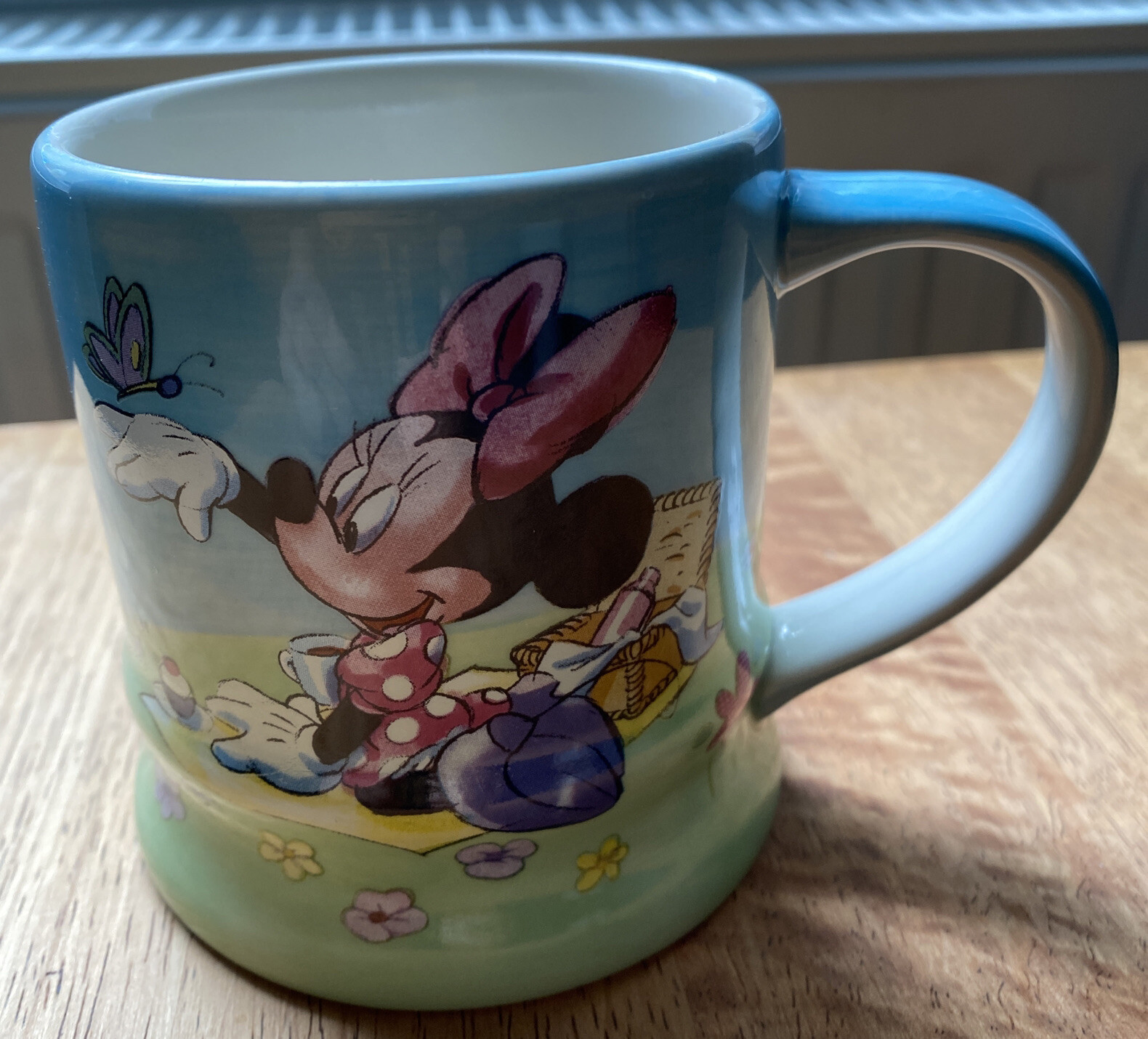 Disney Store Exclusive Mug  Minnie Mouse  Flowers Butterflies Pretty