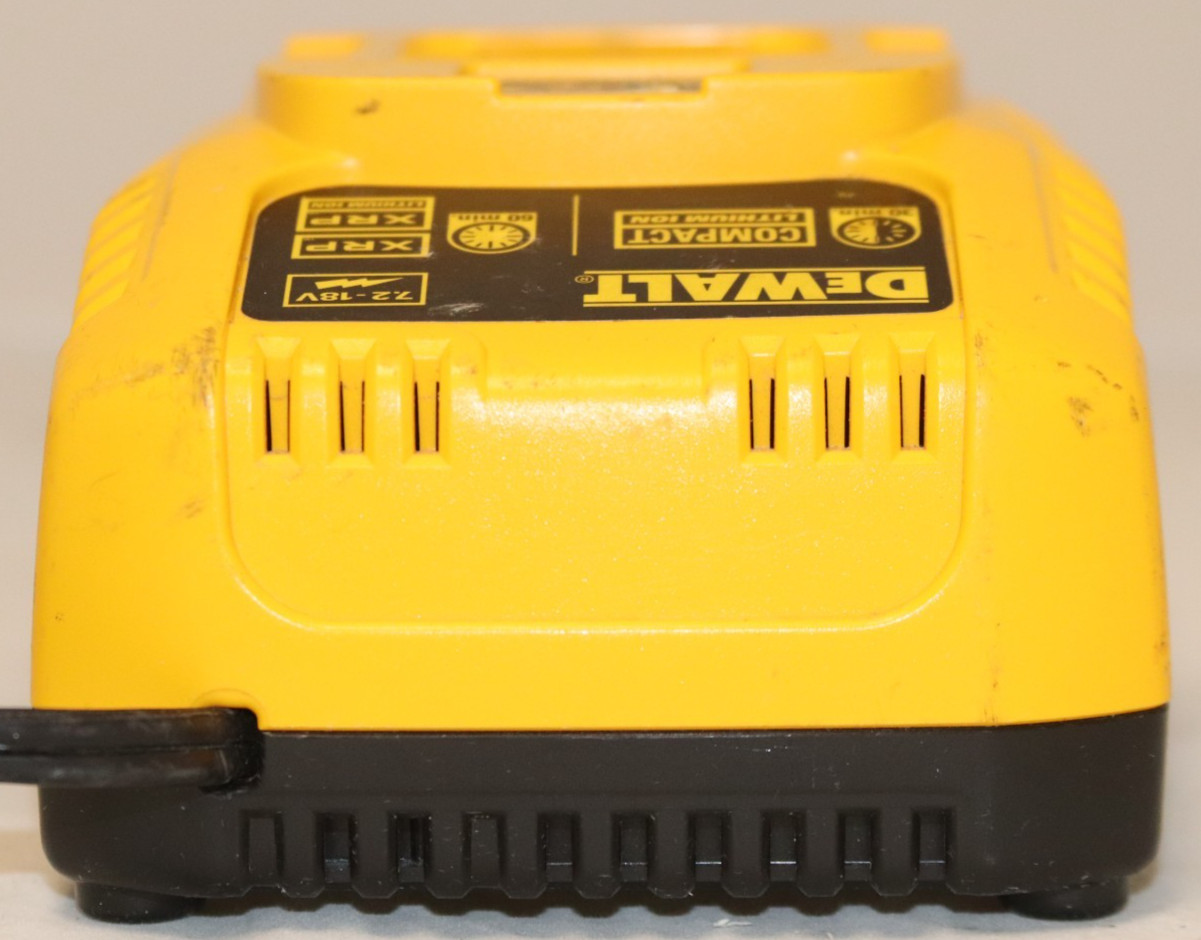 DeWalt DC759 cordless drill/driver W/ battery and charger