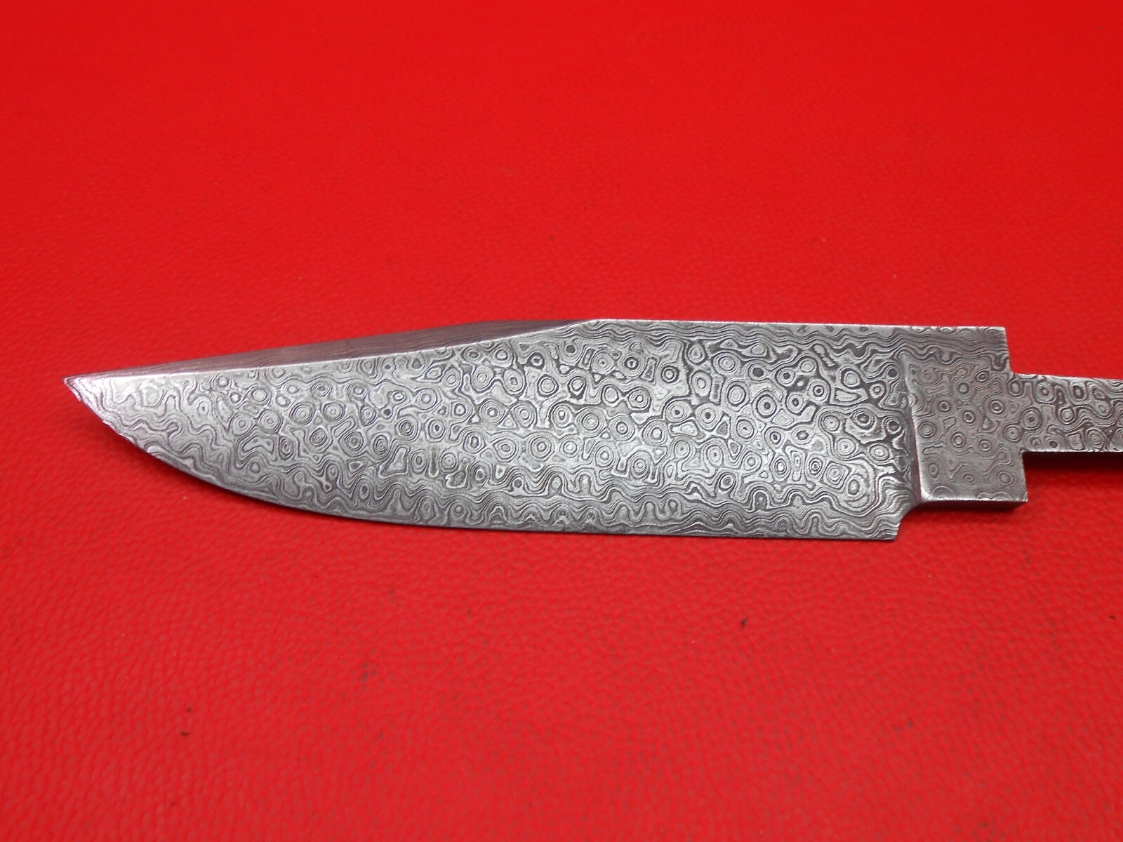 Custom Handmade Pattern Damascus Steel knife blade blank For Supply A12