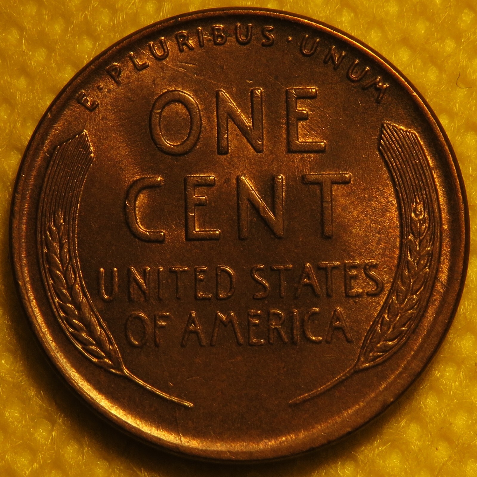 Uncirculated 1935 Lincoln Wheat Cent with great luster!