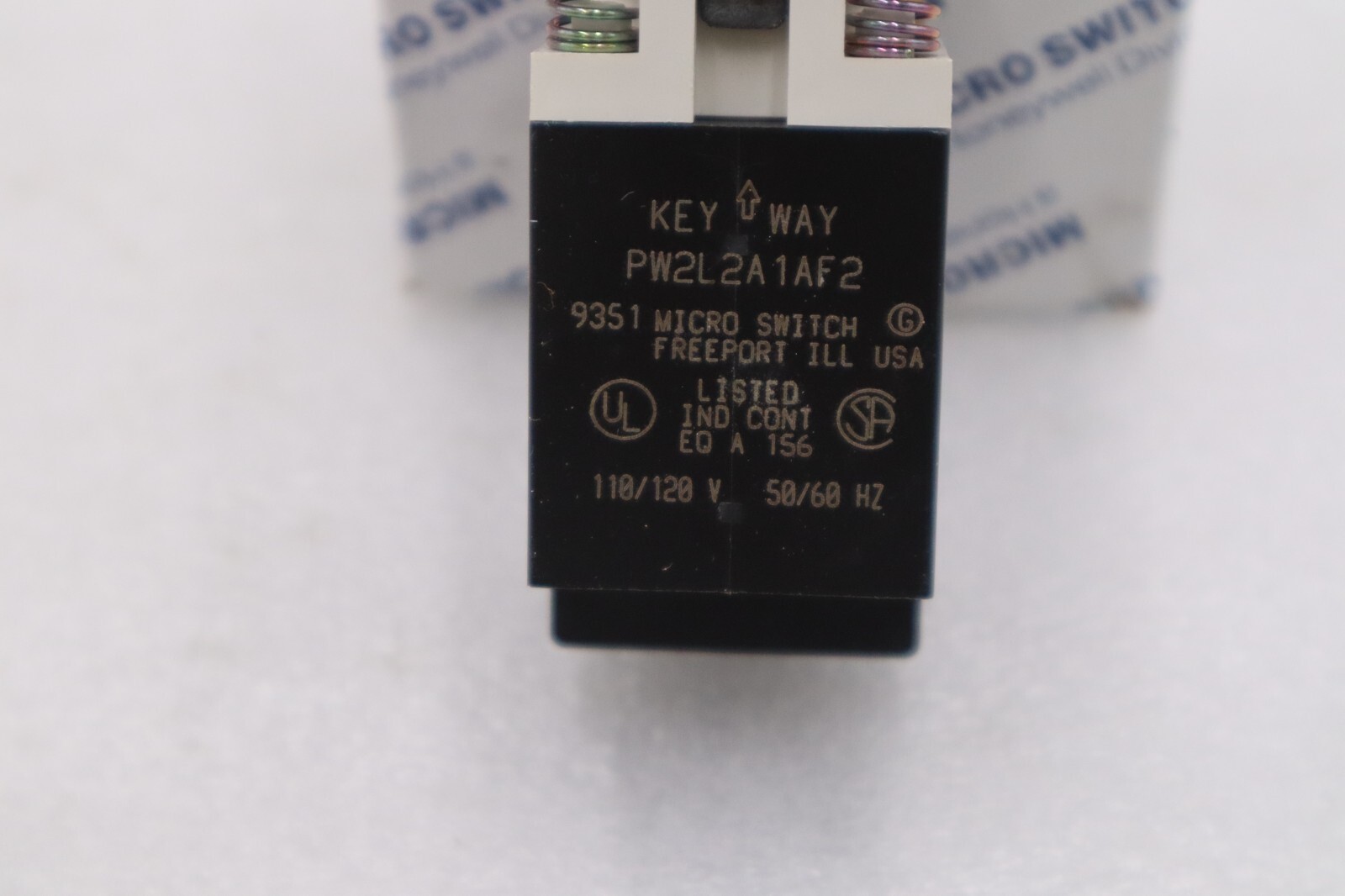 NEW OPEN BOX Honeywell Microswitch Kit IPW2L2C7BF2 Pilot Light PW2L2A1AF2 G780A