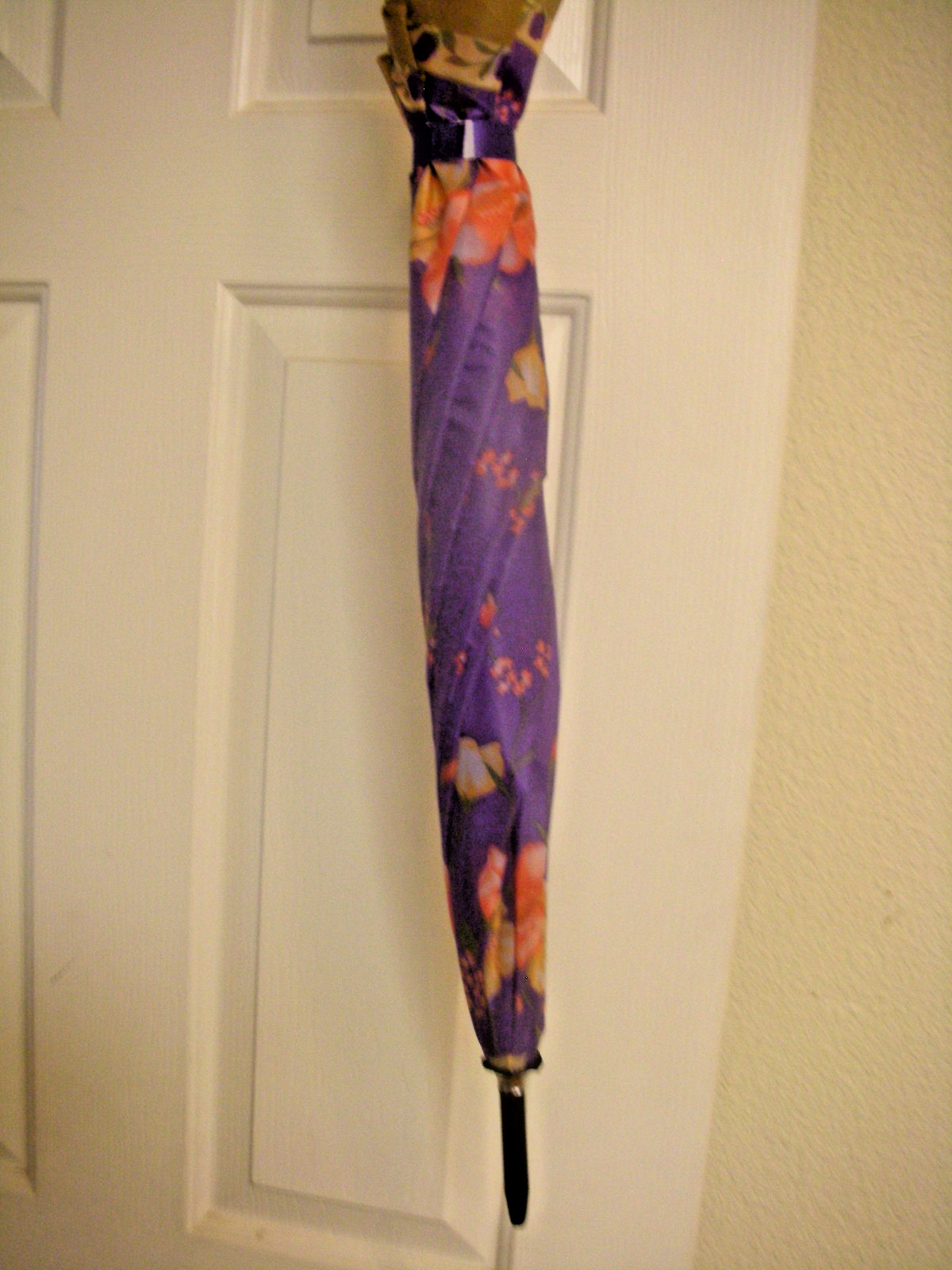 Large 42 inch Diameter Pretty Purple Flowered Umbrella
