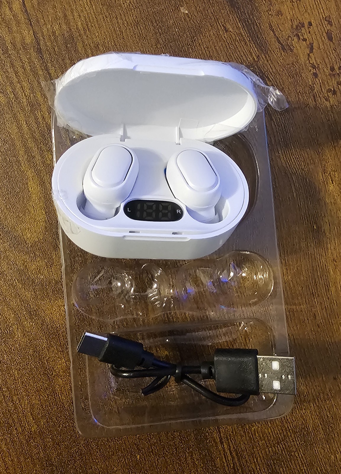 New White Noise Cancelling Earbuds