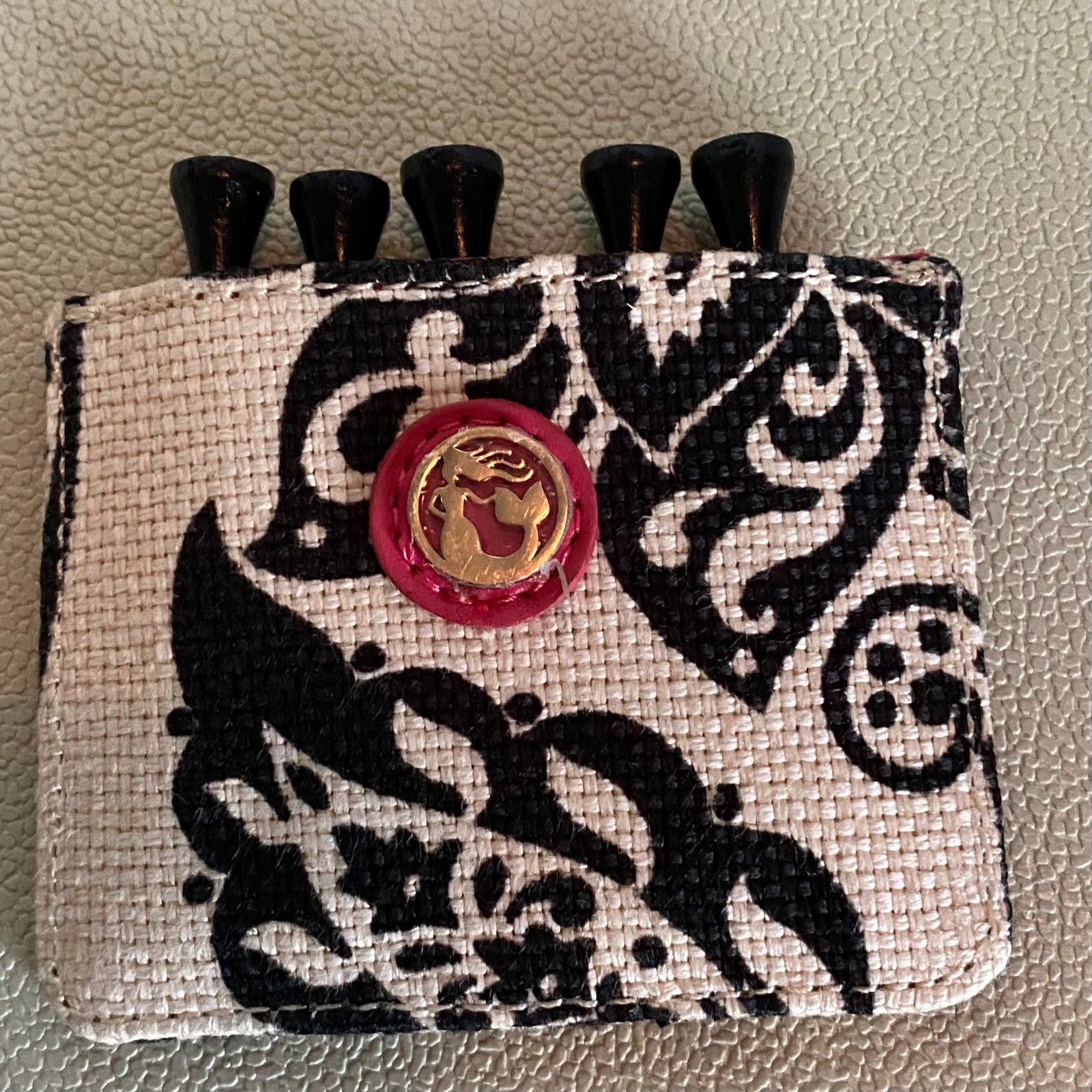 Spartina 449 Golf Tee Pouch with 5 Tees Black & Cream Strachan Linen Pattern