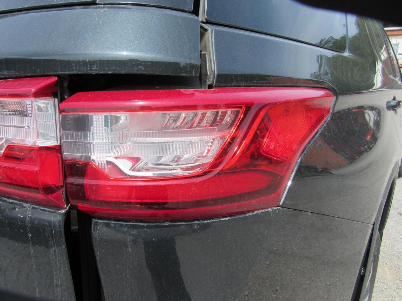TRAVERSE 2021 Glove Box 1070049