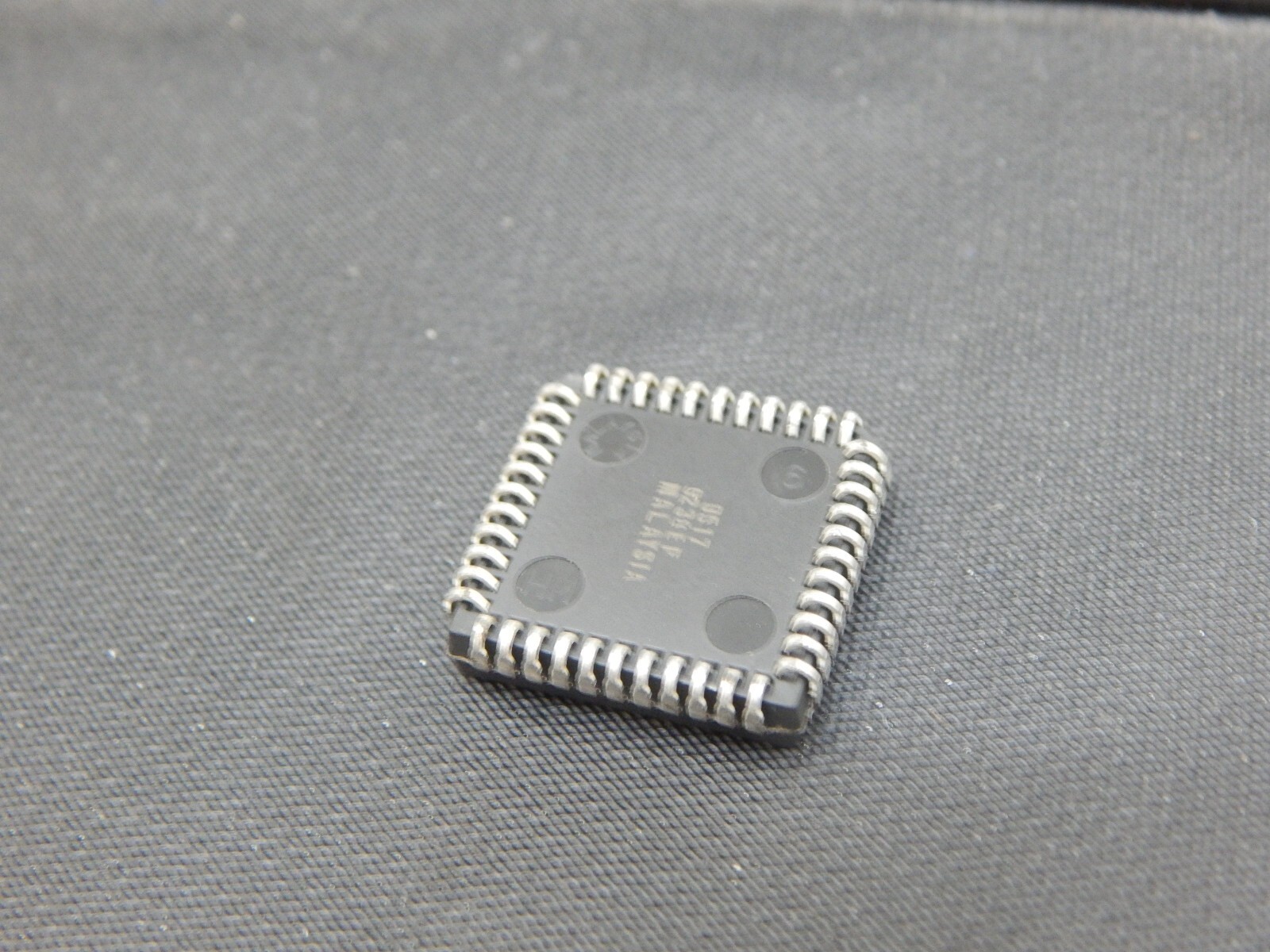AMD AM9517A-5JC DMA Controller 4-Channel Multimode DMAC SMD - USA FAST SHIPPING