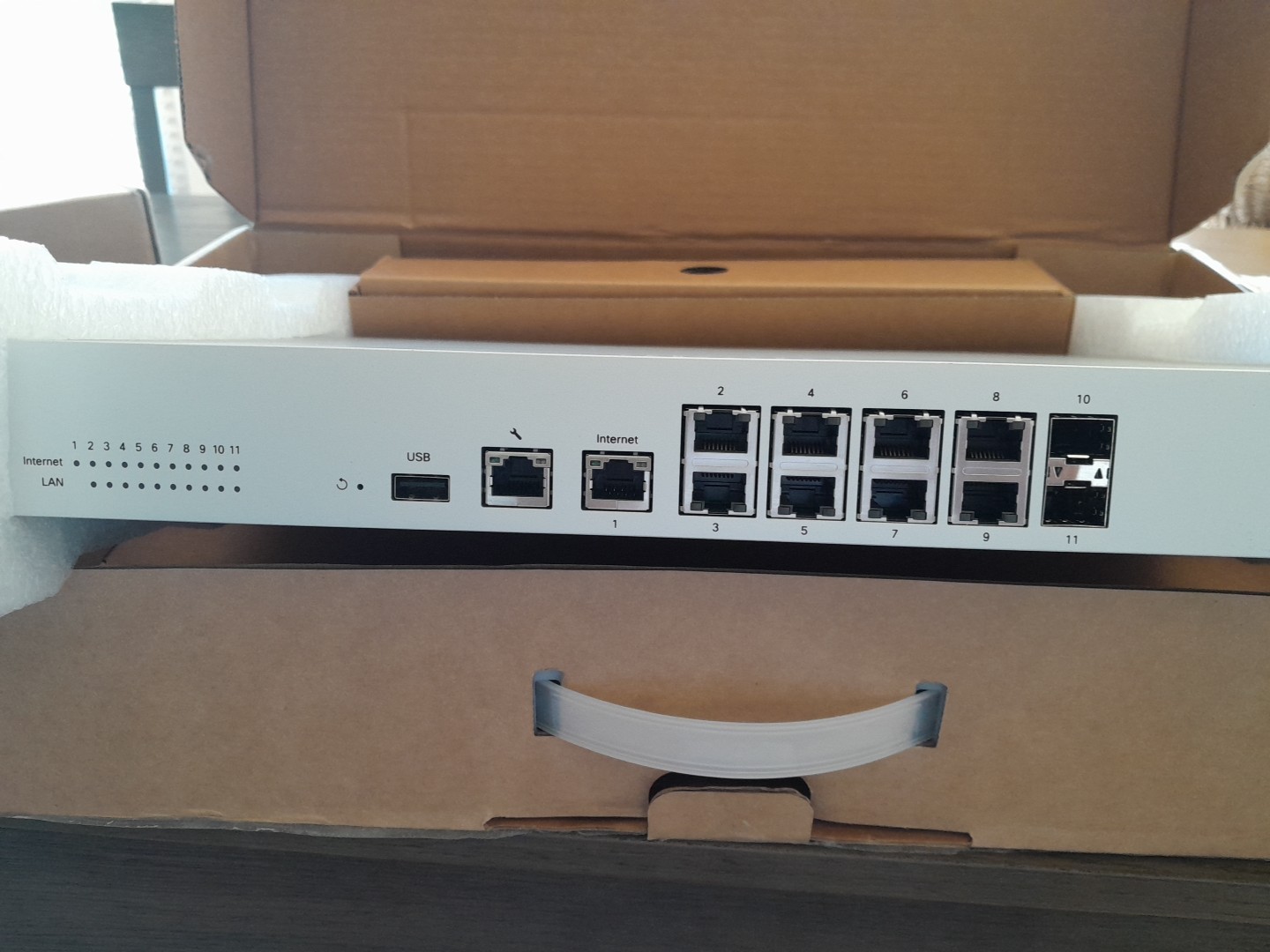 CISCO MX100-HW MERAKI MX100  Cloud Managed Security Appliance New See Photo