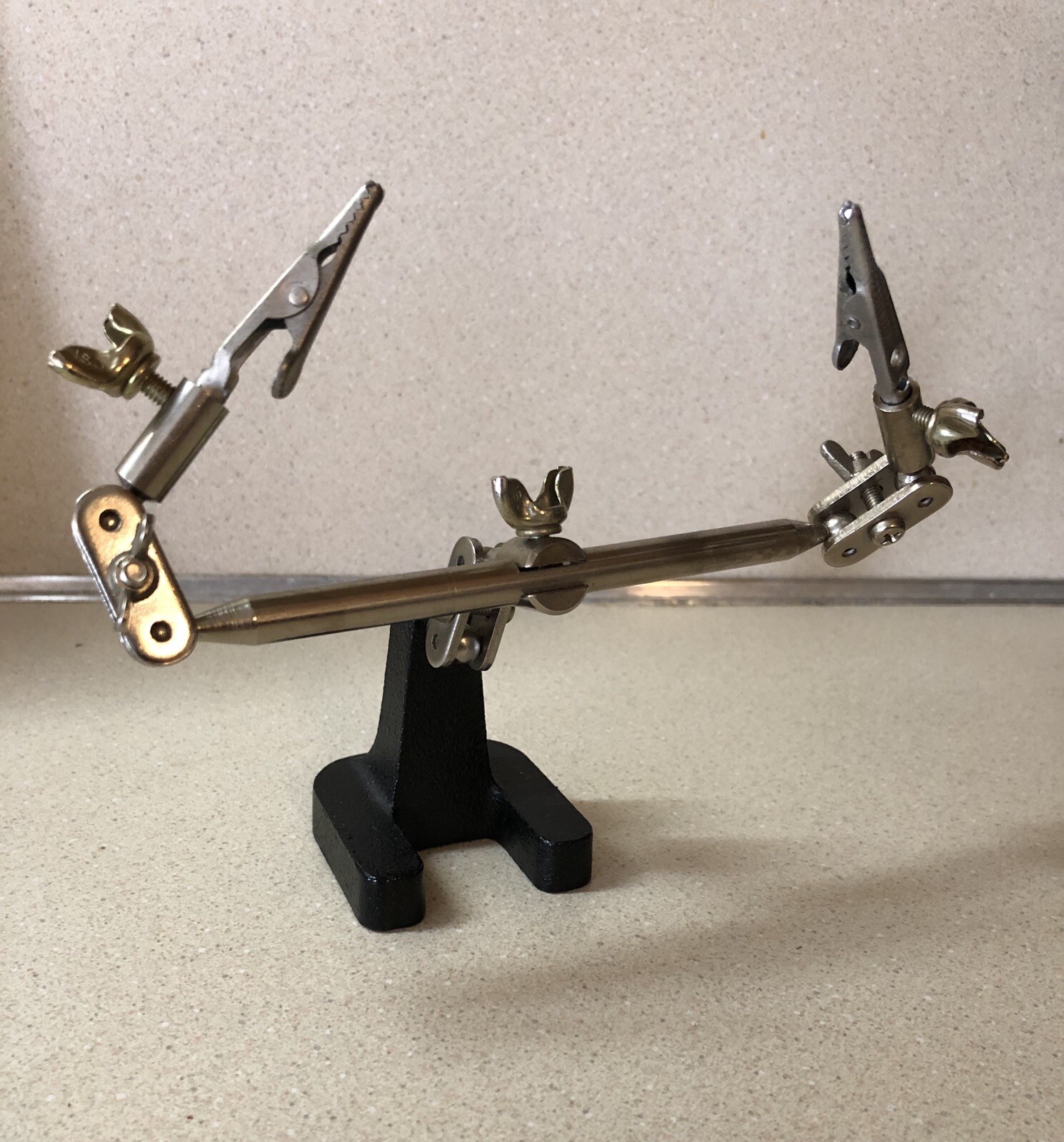 Adjustable Brookstone Helping Hand Dual Alligator Clips Jewelry Crafts Fly Tying