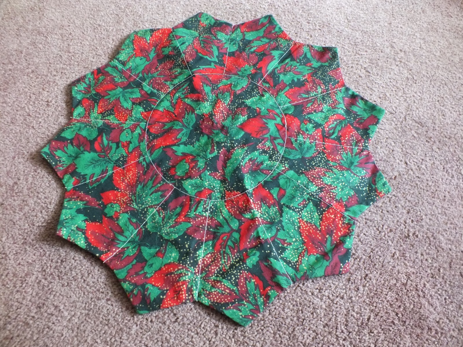 Stunning Handmade Sewn Christmas Table Linen Reversible 15" NICE