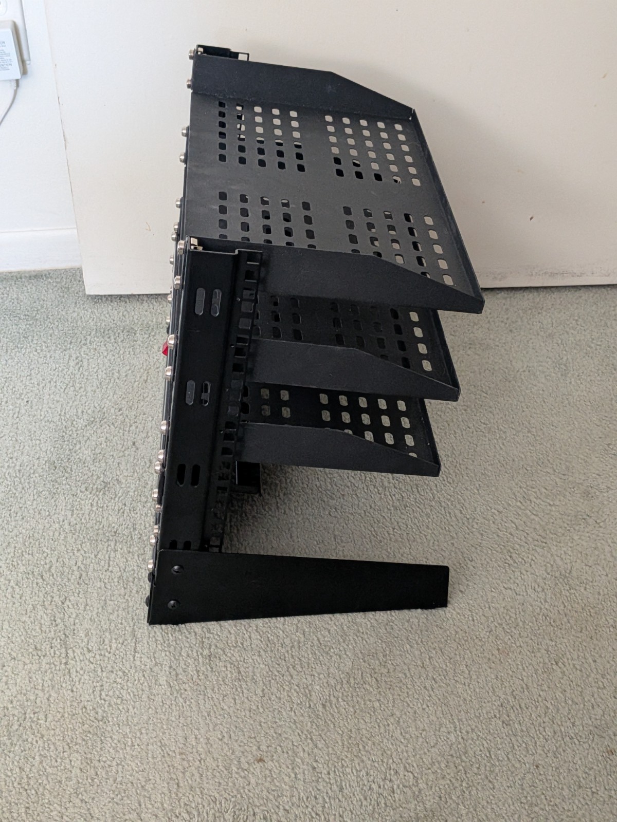 19 in. StarTech 8U Desktop Rack, 2-Post Rack, Shelves, 8 Skt PDU, 24 Patch Panel