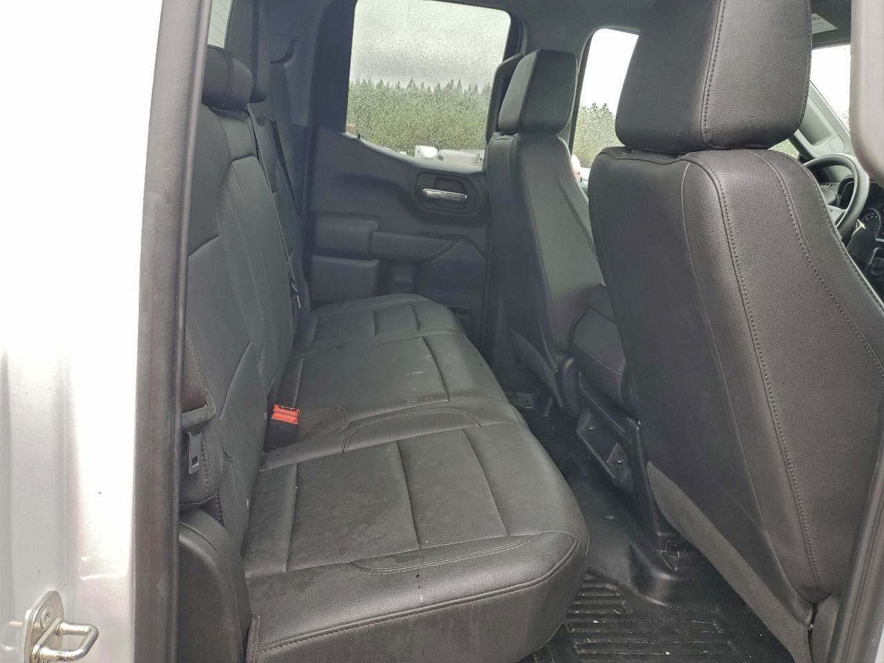 SILVRDO15 2023 Glove Box 4988980