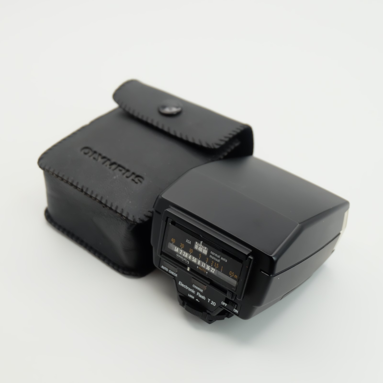 Olympus T20 Electronic Flash w/Case