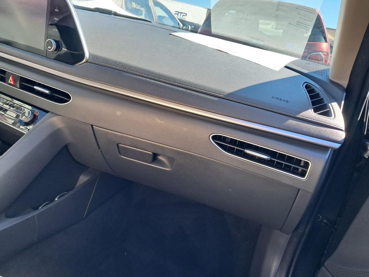 SONATA    2023 Glove Box 4850584