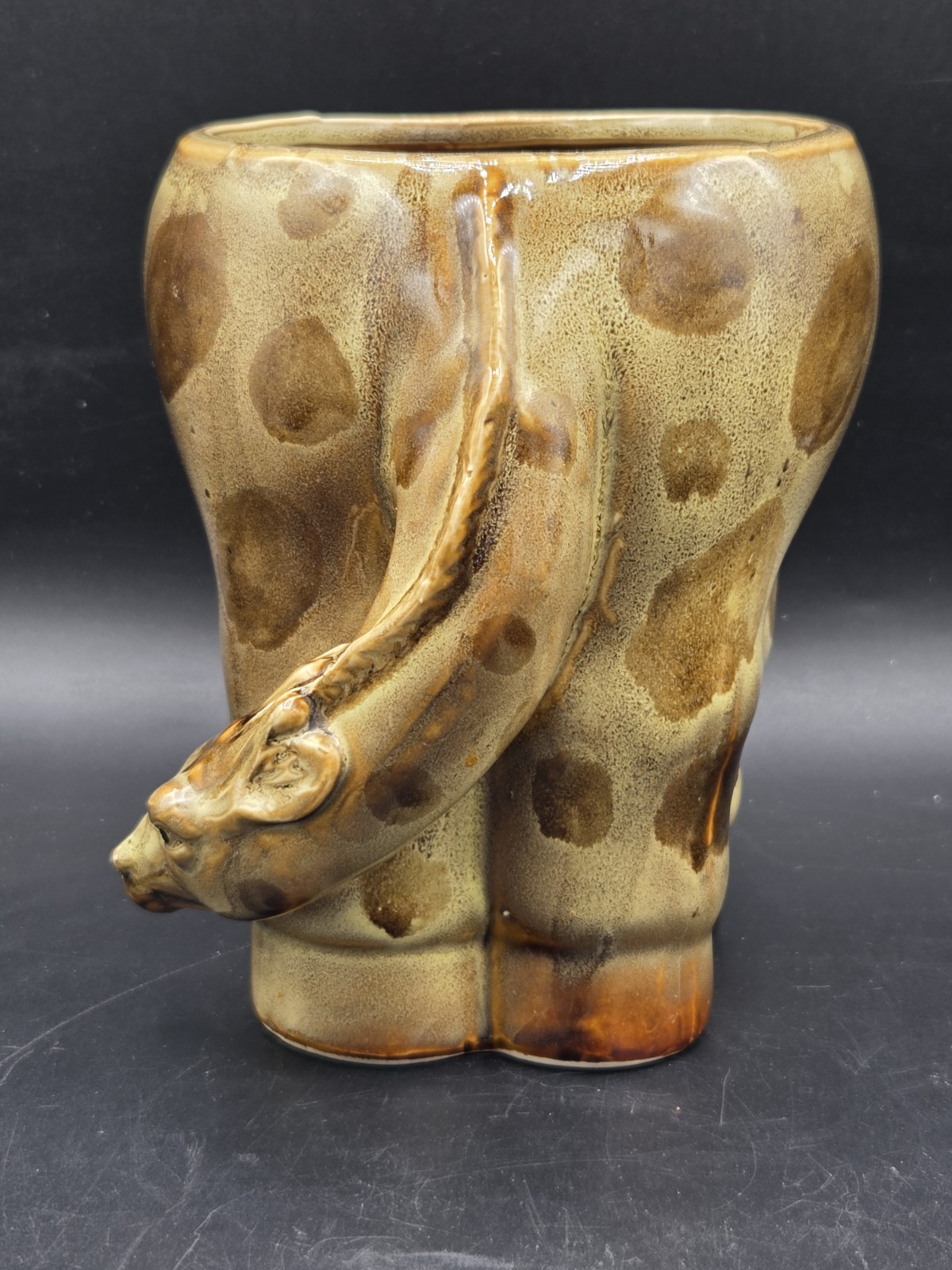 Ceramic Glazed Spotted Giraffe Looking Back Hung Head Planter