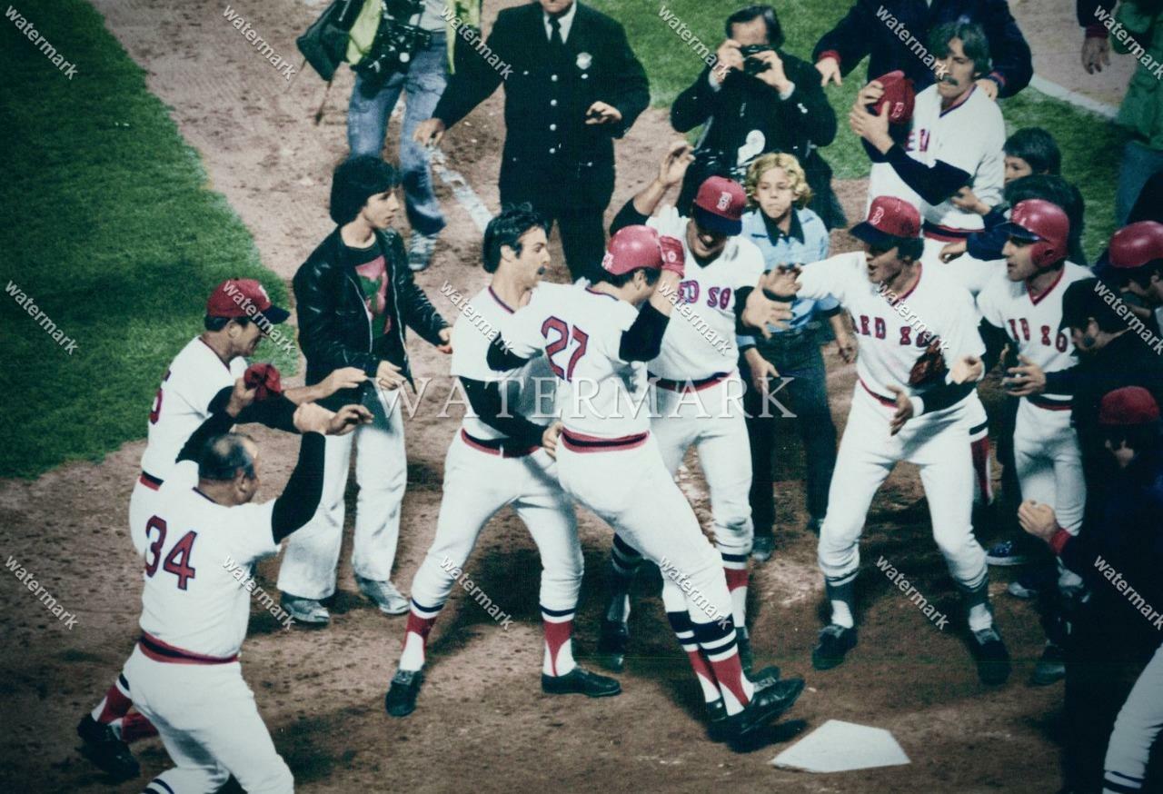 EF462 Carlton Fisk Boston Red Sox 1975 WS Win 8x10 11x14 16x20 Colorized Photo