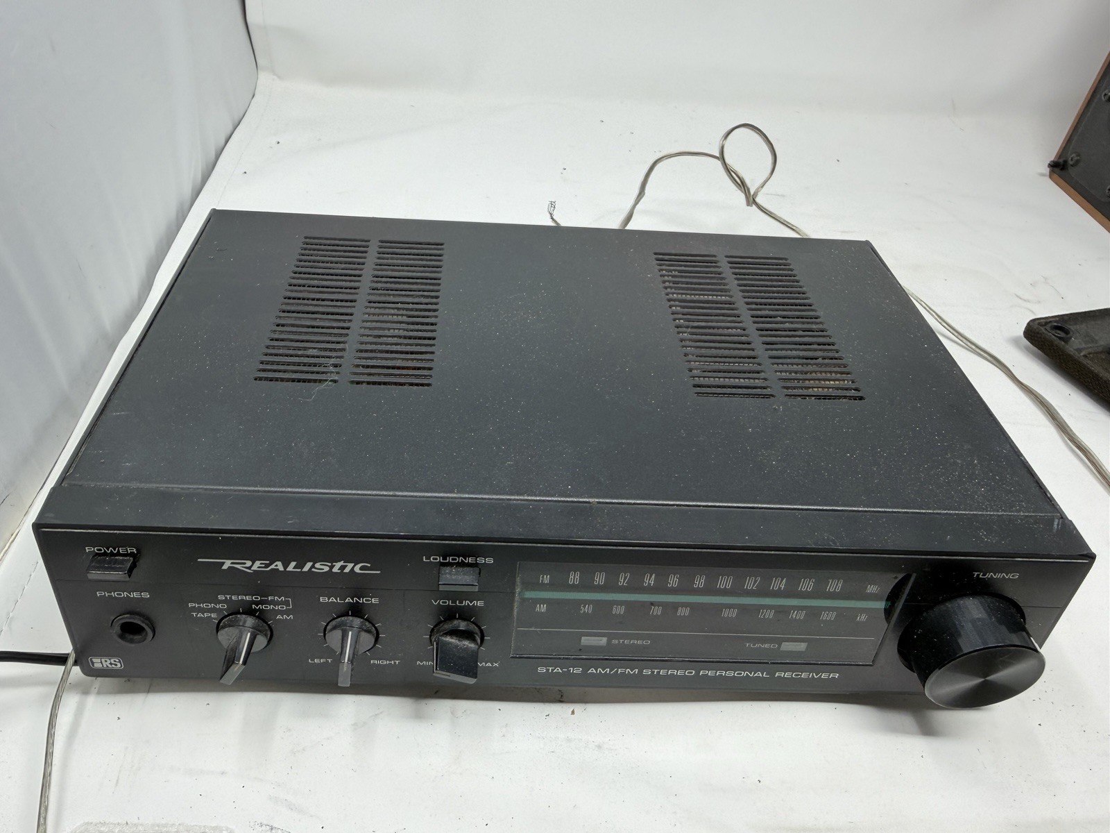 Realistic STA-12 AM/FM Stereo Vintage Personal Receiver 31-1965 Powers On