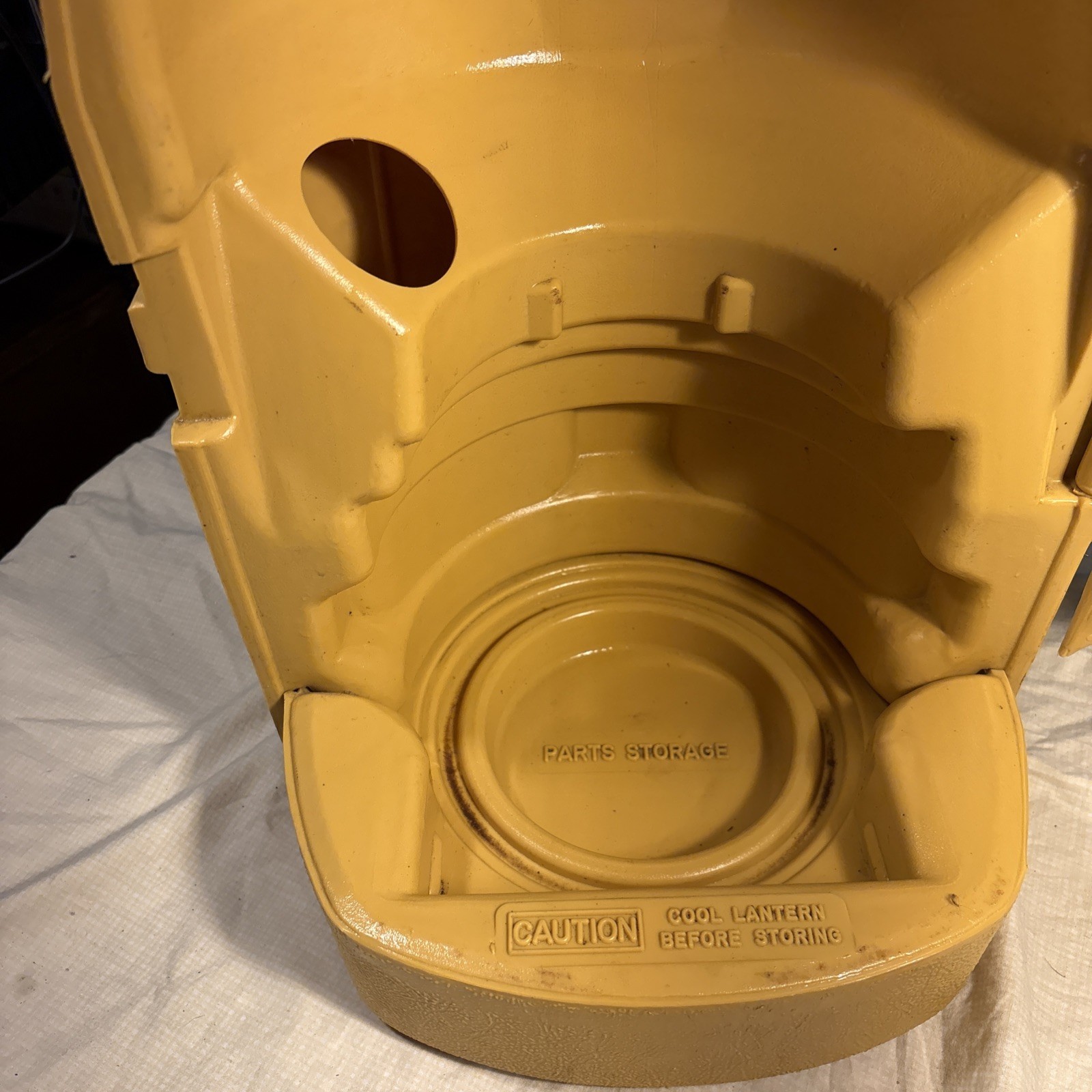 Coleman 220 275 Clam Shell Lantern Case NICE CONDITION 01-83