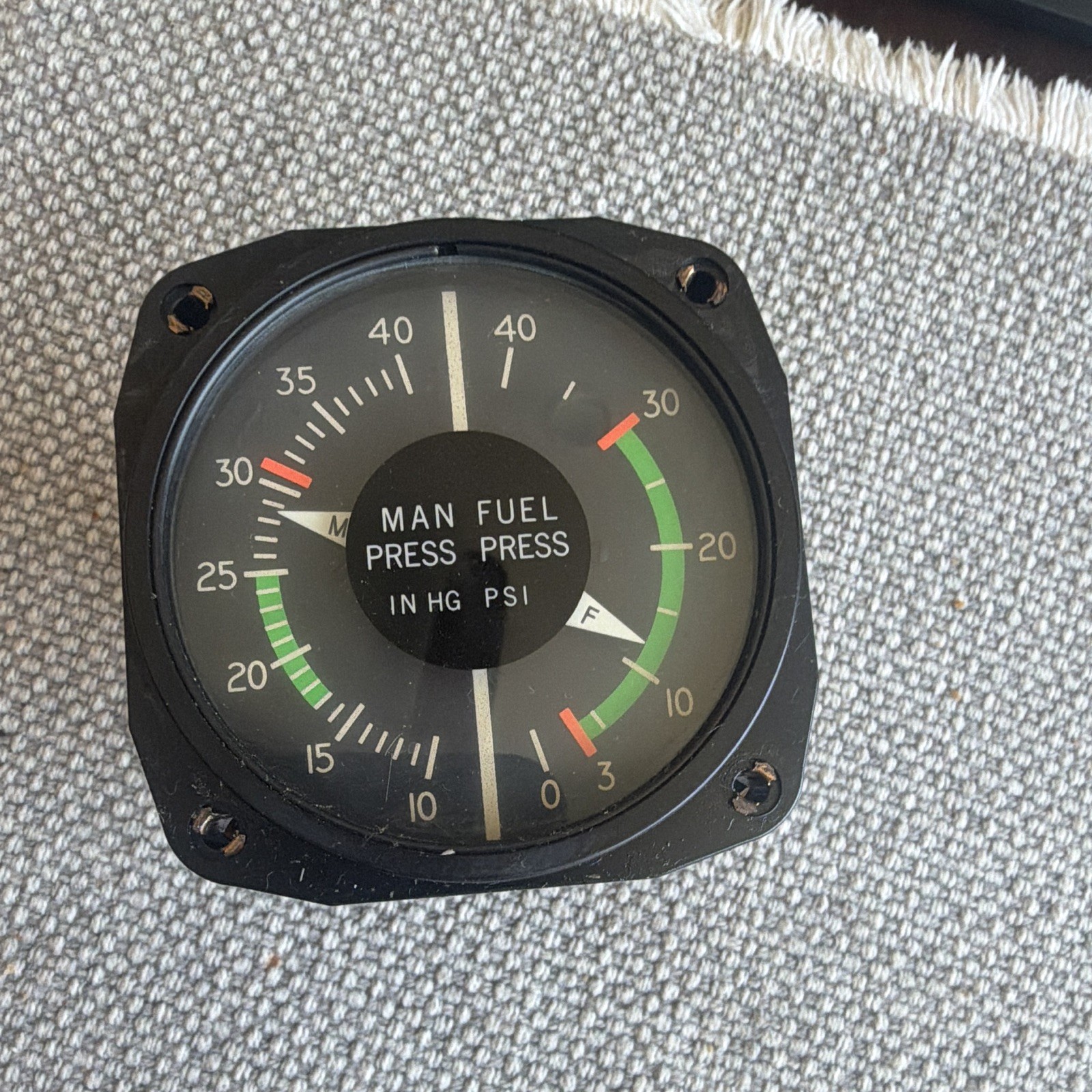 dual manifold pressure / fuel pressure gauge Cessna 182 Turbo Rg