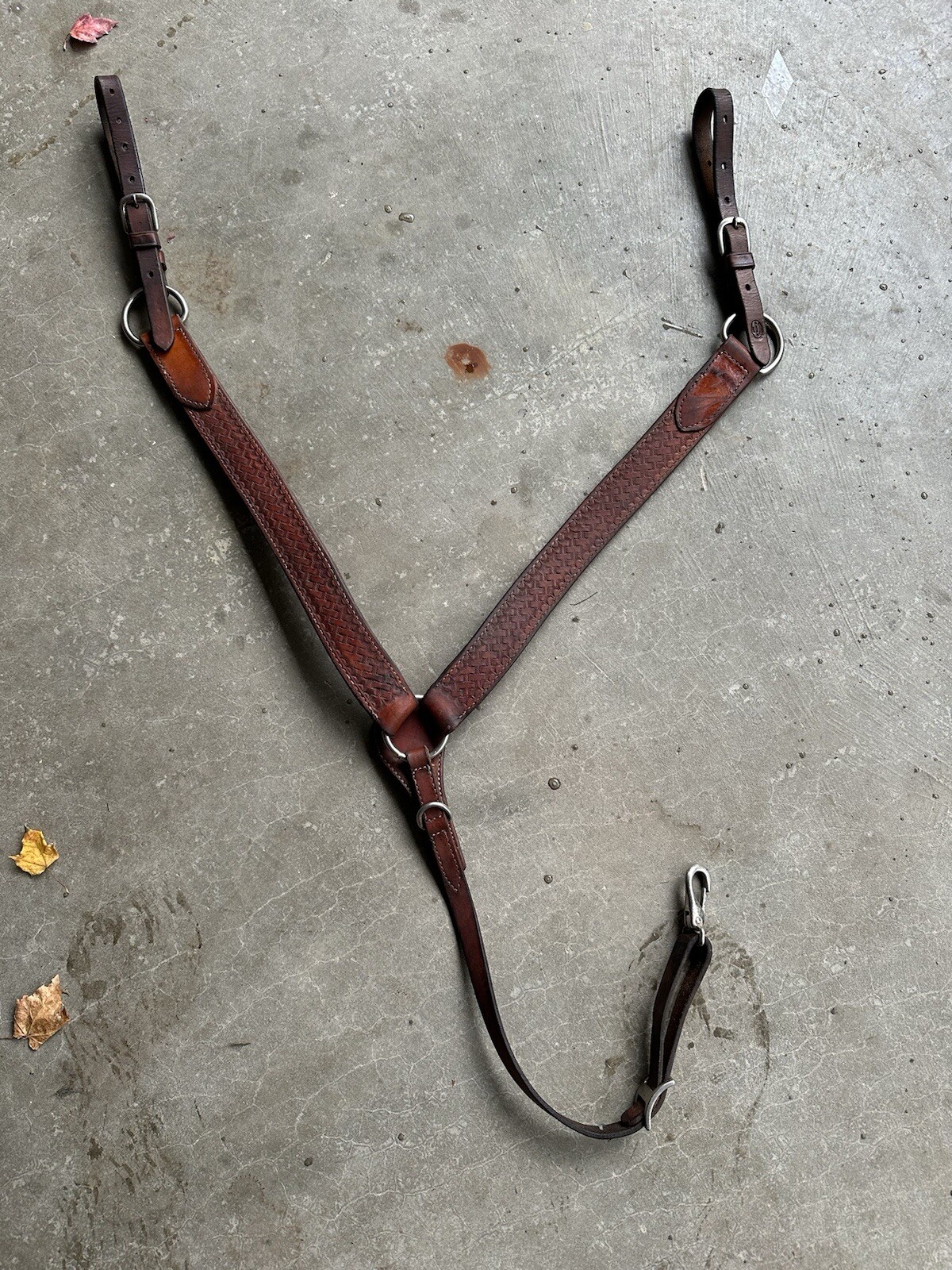 Horse Tack - Champion Turf Tooled Leather Western Breast collar