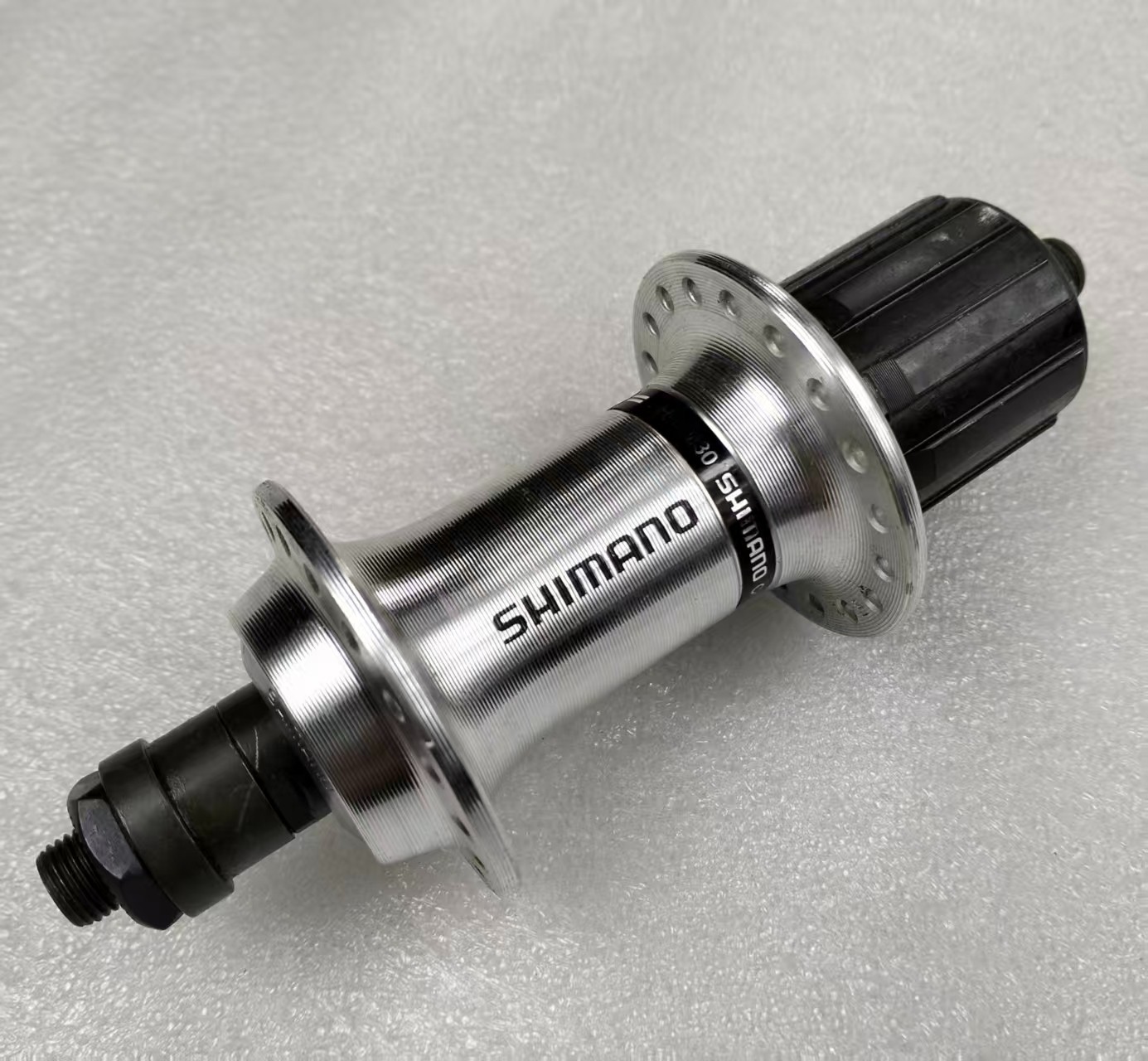 NOS SHIMANO FH RM30 REAR HUB 7 SPEED RIM BRAKE TOURING GRAVEL MTB 36HOLE SILVER
