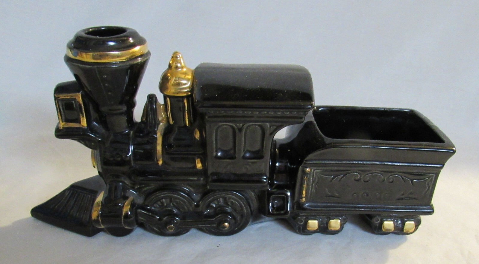 VINTAGE METLOX BLACK LOCOMOTIVE PLANTER