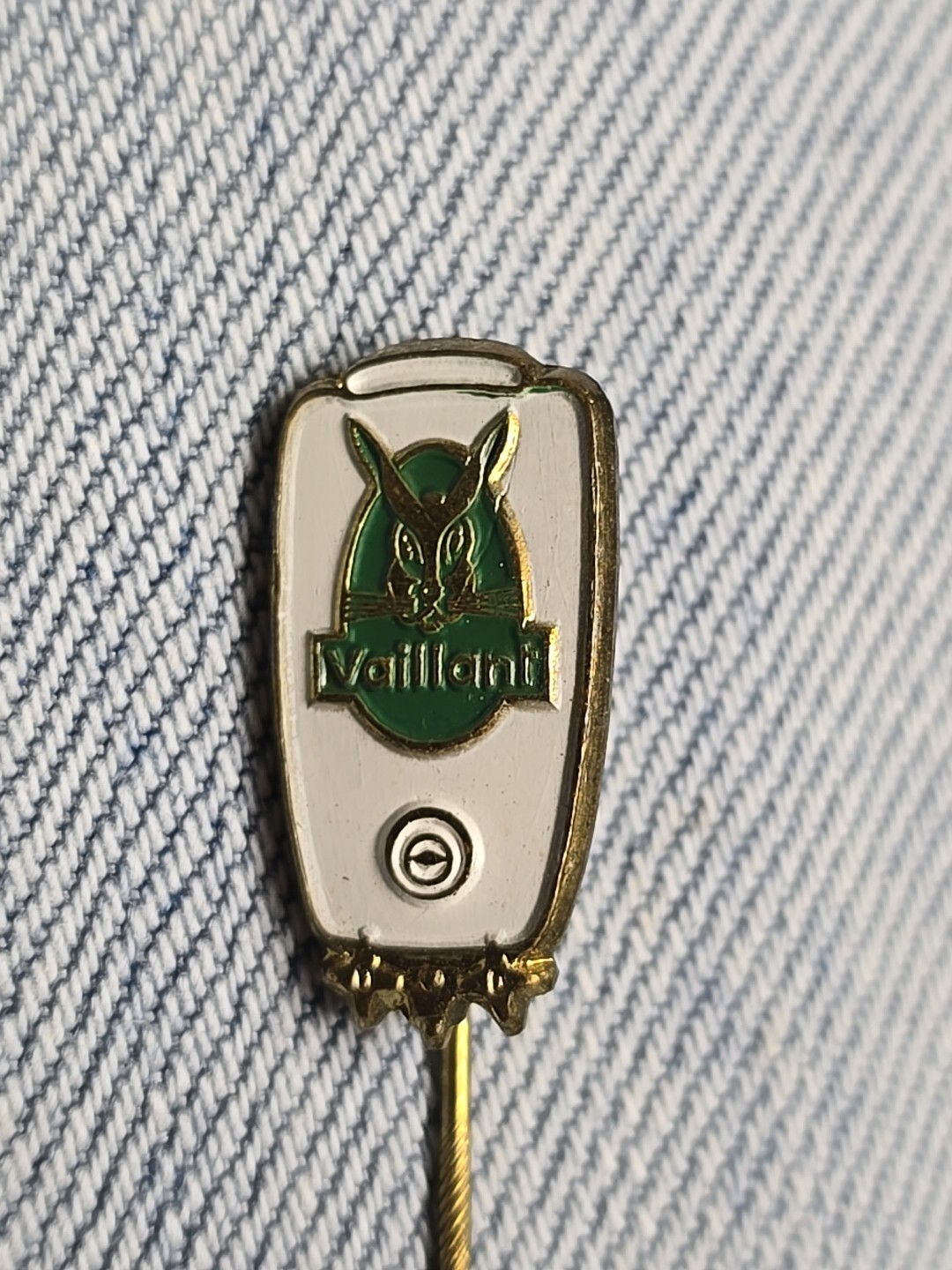Vintage Vaillant Pin (99)