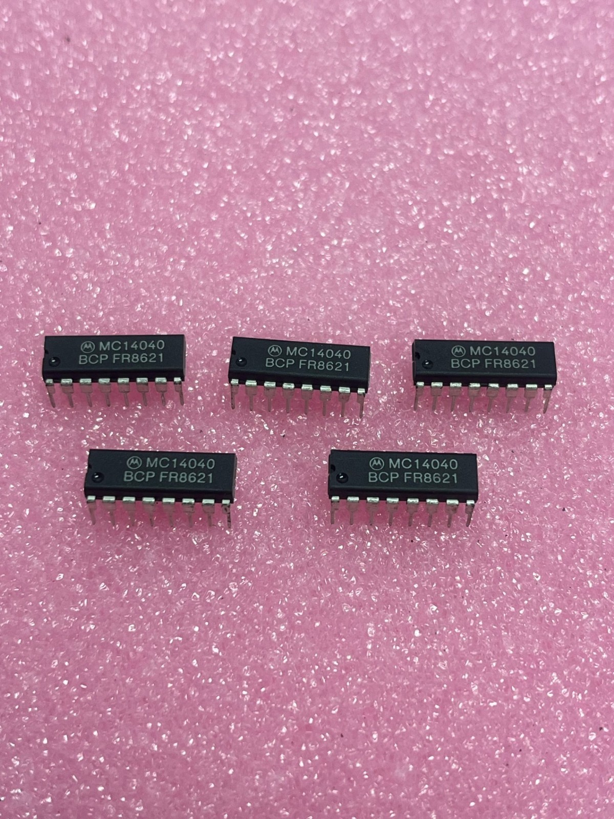 Motorola MC14040BCP COUNTER, 12-BIT BINARY, CMOS, DIP 16PIN, lot of 5pcs - New!