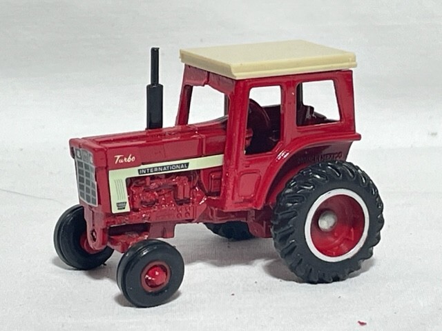 ERTL 1/64 International 1466 Turbo, Red Cab, White stripe, Red Farm Toy Tractor