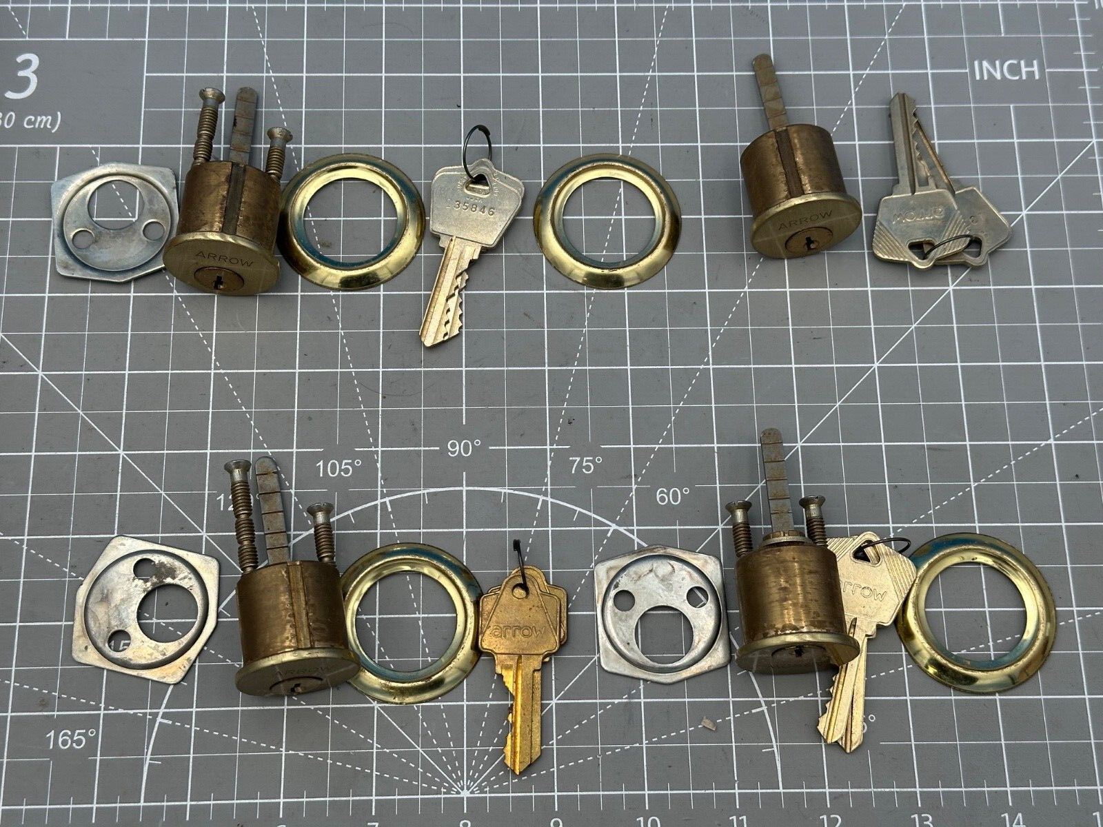 LOCKSMITH LOT - 4 ARROW RIM CYLINDERS, GOLD/US3 FINISH