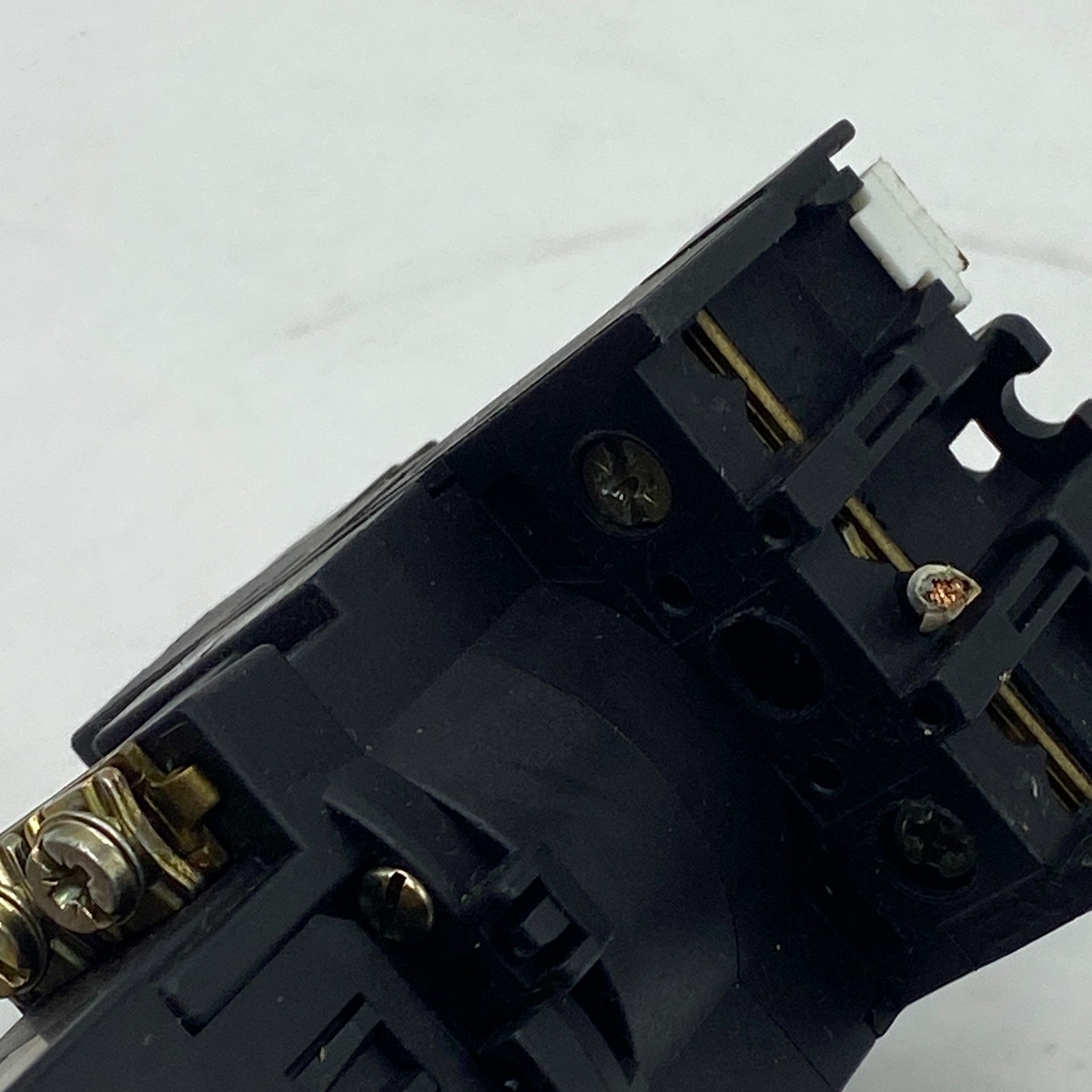 MOELLER P1-32, 3-POLE ROTARY SWITCH W/Panel Mount Isolator Switch P132